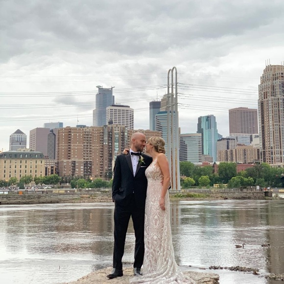 Tara Lauren Farrow - Size 10 - Picture 2 of 2